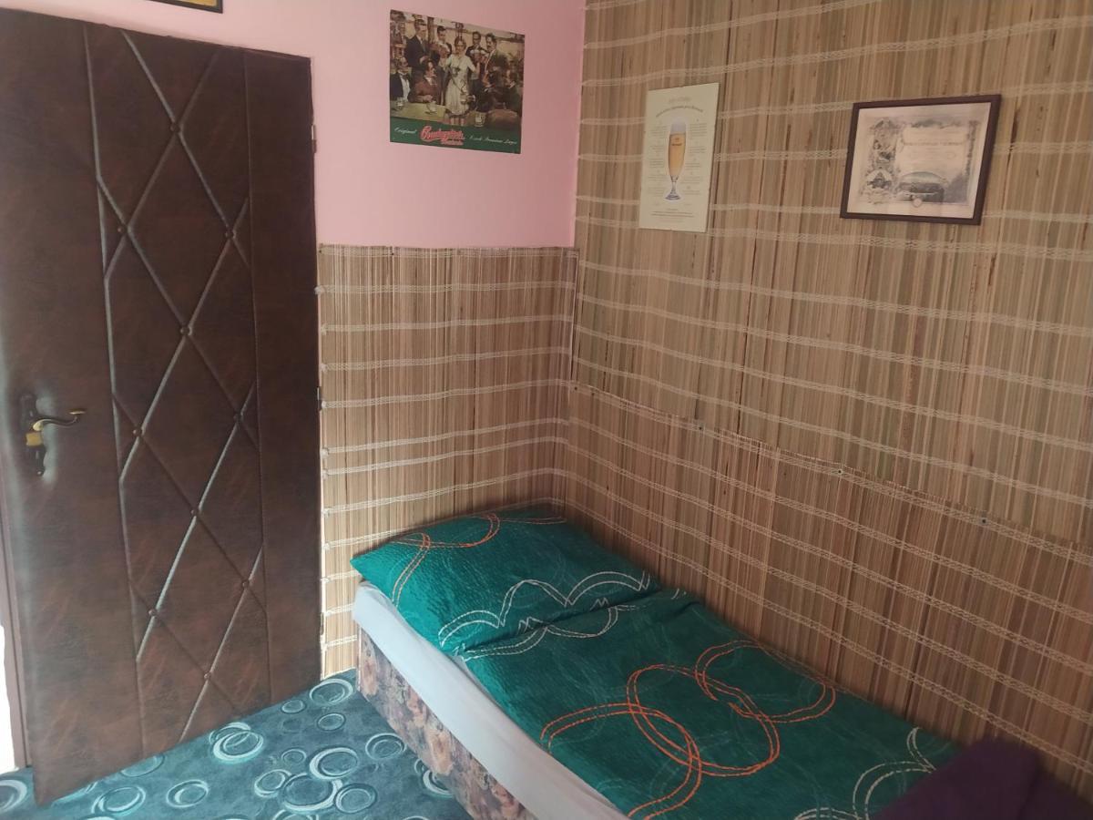 Drevenka Hotel Provodin Ngoại thất bức ảnh